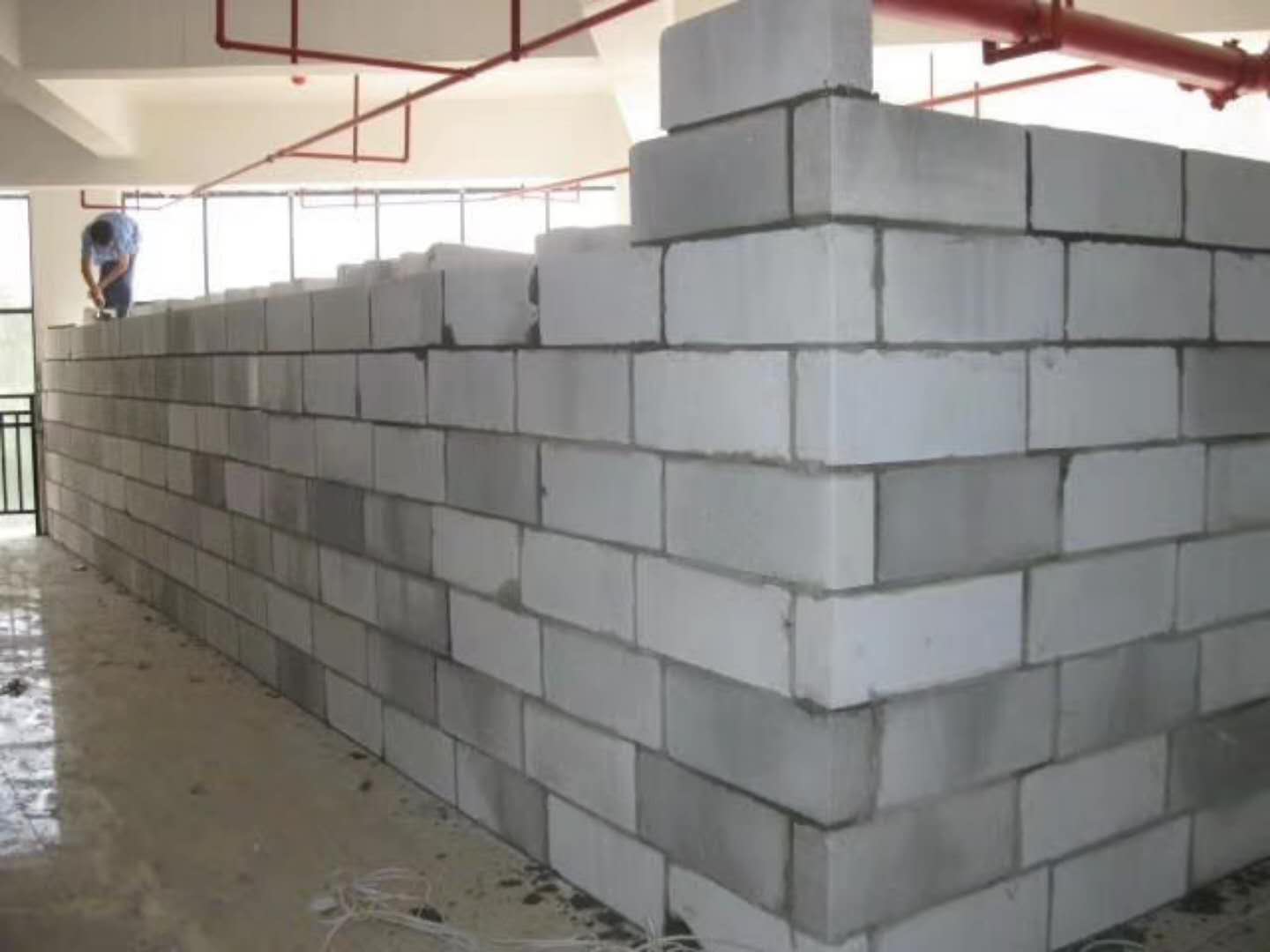 泰来蒸压加气混凝土砌块承重墙静力和抗震性能的研究